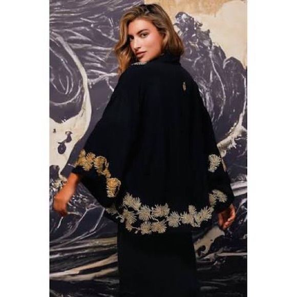 Black and Gold Women's Kimono/jacket - Picture 8 of 8